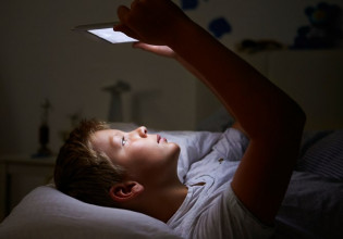 Υγεία: Τα παιδιά με αϋπνία είναι πιθανό να συνεχίσουν να έχουν και ως ενήλικες το ίδιο πρόβλημα
