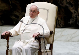 Πάπας Φραγκίσκος για τη ρωσική εισβολή: «Πρέπει να σιγήσουν τα όπλα»