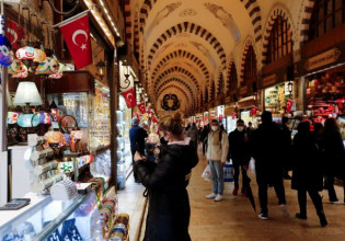Fitch: Υποβάθμιση της τουρκικής οικονομίας και αρνητική ετυμηγορία για το οικονομικό μοντέλο Ερντογάν