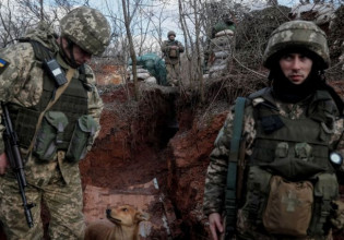 Ουκρανία: Αξιωματούχοι τρέχουν να σωθούν από βομβαρδισμούς
