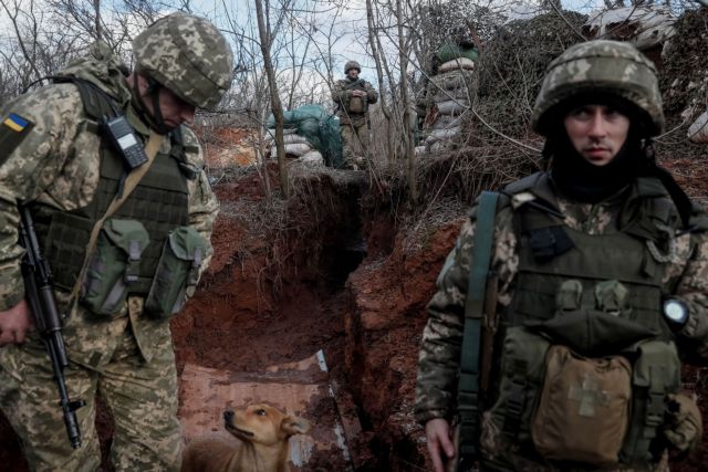 Ουκρανία: Αξιωματούχοι τρέχουν να σωθούν από βομβαρδισμούς