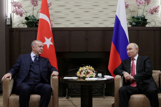 Ερντογάν προς Πούτιν: «Η Τουρκία δεν θα αναγνωρίσει κανένα μέτρο που πλήττει την ακεραιότητα της Ουκρανίας»