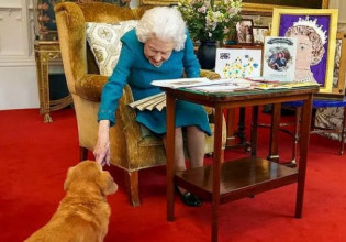 Βασίλισσα Ελισάβετ: Λανσάρει άρωμα για «βασιλικούς» σκύλους