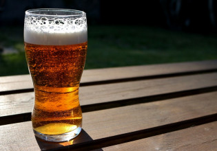 Έλληνας ερευνητής δίνει στη μπίρα χωρίς αλκοόλ τη γεύση της κανονικής μπίρας