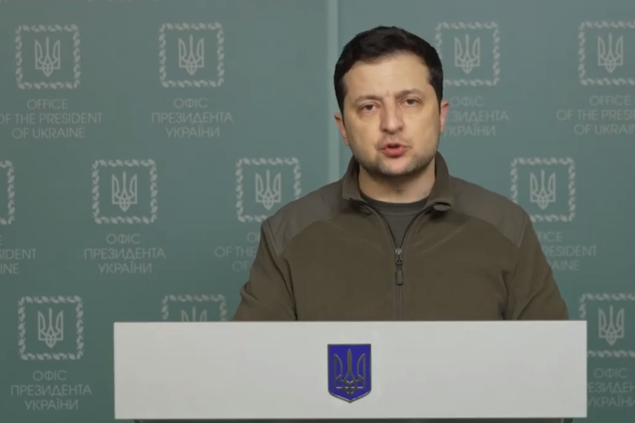 Ζελένσκι: «Το Κίεβο και οι βασικές πόλεις ελέγχονται από τον στρατό μας» - Νέο μήνυμα