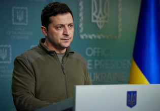 Ζελένσκι: Ζητά ξένους εθελοντές να πολεμήσουν στην Ουκρανία – Η Βρετανία τους ανοίγει την πόρτα