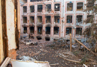 Χάρκοβο: Βομβάρδισαν κτίριο του Πανεπιστημίου – Ολοκληρωτική η καταστροφή