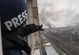 Πόλεμος στην Ουκρανία: «Μας κυνηγούσαν οι Ρώσοι. Είχαν μια λίστα με ονόματα» – Ο δημοσιογράφος του AP αποκαλύπτει