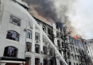 Ουκρανία: Μαίνεται για 9η μέρα ο πόλεμος – Βομβαρδισμοί σε Κίεβο, Χάρκοβο, Μαριούπολη, αυξάνονται οι νεκροί άμαχοι