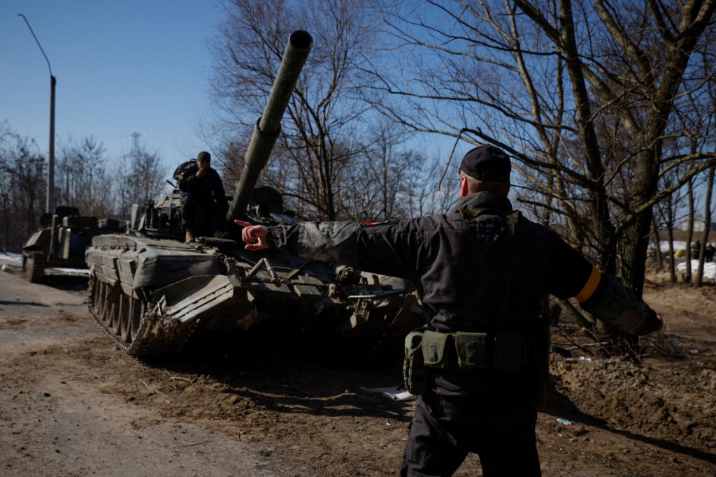 Ζελένσκι: Απαιτεί όπλα από τις χώρες της Δύσης – «Φοβάστε τη Ρωσία;»