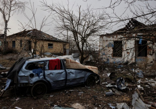 Πόλεμος στην Ουκρανία: Οι ουκρανοί «εθνικιστές» φταίνε για τις καταστροφές και το δράμα των αμάχων, λέει ρώσος στρατηγός