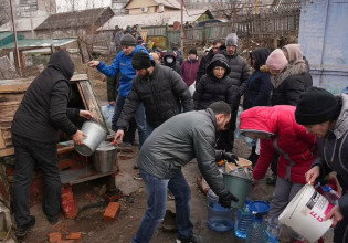Πόλεμος στην Ουκρανία: Στη Μαριούπολη, οι κάτοικοι δεν έχουν τρόφιμα και νερό – Καταστήματα και φαρμακεία λεηλατήθηκαν
