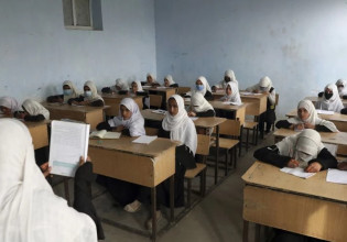 ΗΠΑ: Ακυρώνουν τις συνομιλίες με τους Ταλιμπάν μετά το κλείσιμο των σχολείων θηλέων στο Αφγανιστάν
