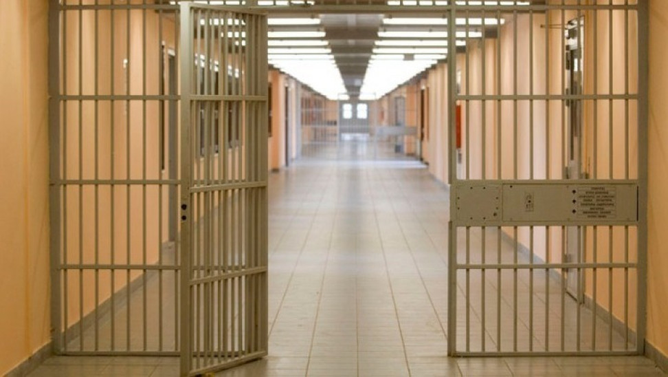 «Αιφνίδιες» αυτοκτονίες και ξυλοδαρμοί - Ο άγραφος νόμος των φυλακών για παιδοκτόνους και βιαστές
