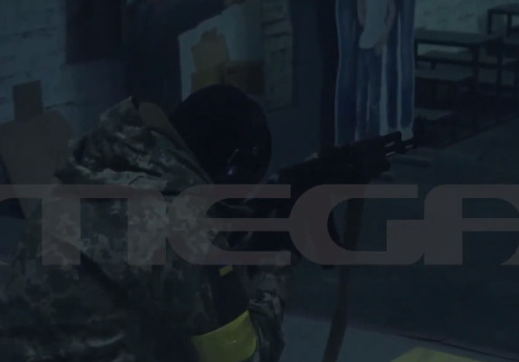 MEGA: Αποκλειστικό βίντεο από τα άδυτα του ουκρανικού στρατού – Μέσα σε μυστικό στρατόπεδο εκπαίδευσης
