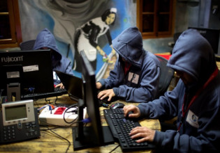 Πόλεμος στην Ουκρανία: Αντιστασιακοί χάκερ βάζουν στο στόχαστρο ρωσικές υποδομές