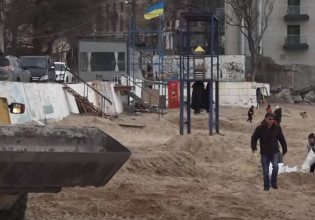 Πόλεμος στην Ουκρανία: Κάτοικοι οχυρώνουν την πόλη τους περιμένοντας το χτύπημα της Ρωσίας