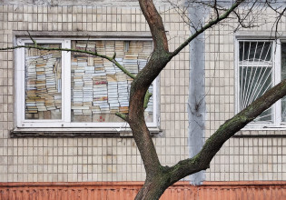 Πόλεμος στην Ουκρανία: Όταν τα βιβλία σε προστατεύουν… σώματι και πνεύματι