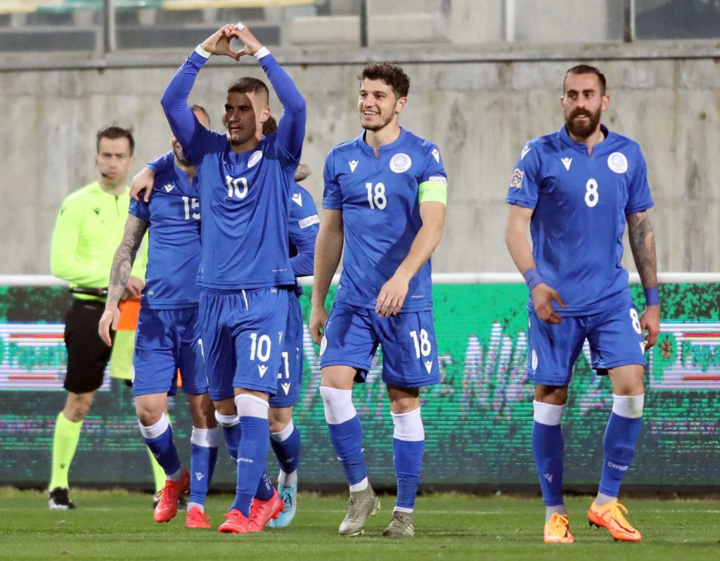 Η Κύπρος στον δρόμο της Ελλάδας (2-0)