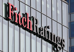 Fitch: Μείωσε στο 3,5% την εκτίμησή του για την παγκόσμια ανάπτυξη
