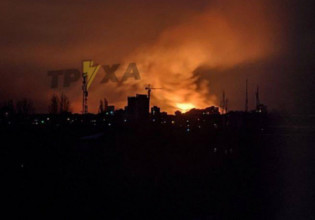 Ουκρανία: Στις φλόγες ξανά το Χάρκοβο – Συνεχίζεται η πολιορκία σε Κίεβο, Μαριούπολη και Οδησσό