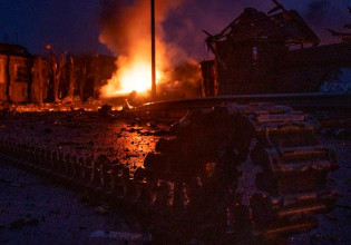 Πόλεμος στην Ουκρανία: Ο Πούτιν απειλεί με casus belli τη Δύση – Οι κυρώσεις ισοδυναμούν με κήρυξη πολέμου