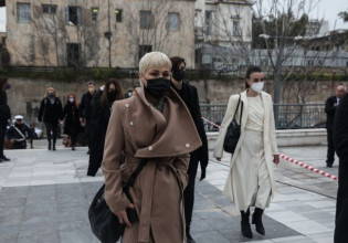 Δίκη Φιλιππίδη: Λύγισε η Πηνελόπη Αναστασοπούλου – Εκτός δικαστηρίου ο πατέρας της ηθοποιού