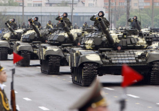 Ουκρανία: Αυξάνονται οι πιέσεις στη Λευκορωσία να μπει στον πόλεμο αφού ο ρωσικός στρατός έχει «βαλτώσει»