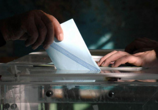 Δημοσκόπηση Abacus: Διψήφια η διαφορά ΝΔ και ΣΥΡΙΖΑ – «Δίκαιη η απλή αναλογική»