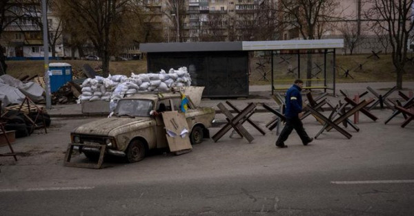 Πόλεμος στην Ουκρανία: Οχυρώνονται Κίεβο και Οδησσός υπό το φόβο ρωσικών επιθέσεων