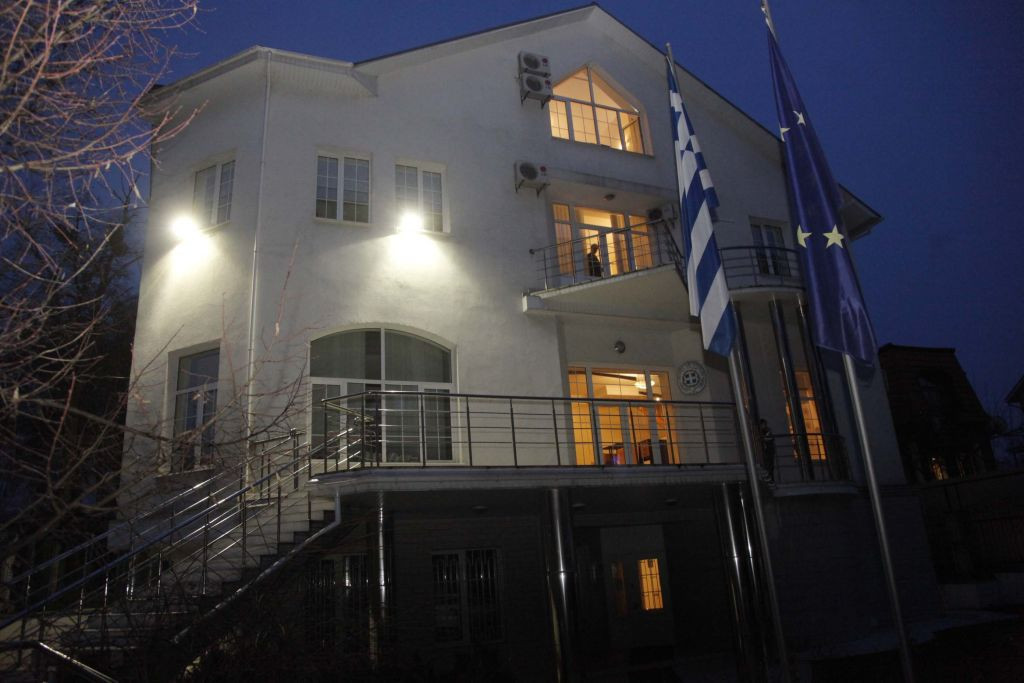 Μαριούπολη: Δεν είναι ασφαλές το ελληνικό προξενείο στο κτήριο του ΟΑΣΕ - Επικοινωνία Δένδια με Κουλέμπα