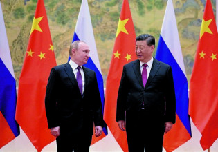 Πόλεμος στην Ουκρανία: «Η Κίνα τώρα υποστηρίζει τη Ρωσία, αλλά στο μέλλον ίσως αλλάξει – Εμμονικός ο Πούτιν», λέει γάλλος διπλωμάτης