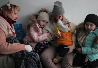 Ουκρανία: Τεράστιο κίνδυνο αντιμετωπίζουν 6 εκατομμύρια παιδιά – Ζουν μόνιμα με τον φόβο του θανάτου