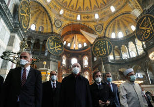 Ερντογάν: Στην Αγία Σοφία ο Τούρκος προέδρος – Εγκαινιάζει μεντρεσέ