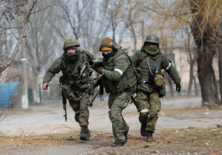 Ουκρανία: Αργή αλλά υπαρκτή η προώθηση των ρωσικών δυνάμεων στα ανατολικά της χώρας [Χάρτες]