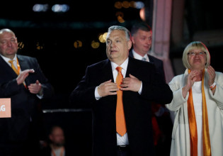 Ουγγαρία: Ο εκλογικός θρίαμβος του Όρμπαν δοκιμάζει τις αντοχές της ΕΕ