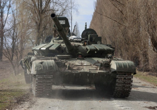 Ουκρανία: Πρώην σύμβουλος της Μέρκελ προειδοποιεί – «Αν σταλούν τανκς, πάμε για Τρίτο Παγκόσμιο Πόλεμο»