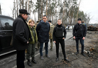 Ουκρανία: Περισσότερα όπλα υποσχέθηκαν στον Ζελένσκι οι Σάντσεθ και Φρεντέρικσκεν