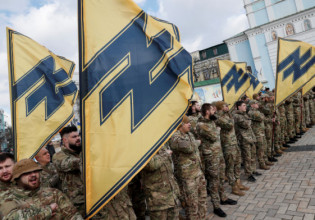 Πόλεμος στην Ουκρανία: «Είναι αυτοί που είναι αλλά υπερασπίζονται την πατρίδα» είπε ο Ζελένσκι για το Τάγμα Αζόφ