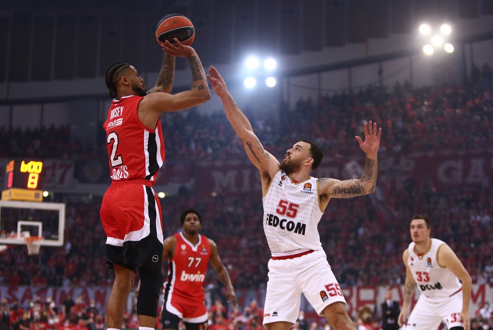 Χαμός στη Euroleague: Στο 1-1 οι τρεις σειρές, μια νίκη από το Βελιγράδι η Ρεάλ