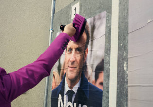Εκλογές στη Γαλλία: Μία ημέρα με τους… «αφισοκολλητές» του «En Marche» – Τα «must» της λίστας Μακρόν