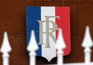 Γιατί η Γαλλία καταργεί το ανώτερο διπλωματικό σώμα;