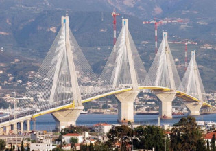 Γέφυρα Ρίου-Αντιρρίου: Δεύτερη ημέρα ερευνών για τον άνδρα που φέρεται να πήδηξε στη θάλασσα