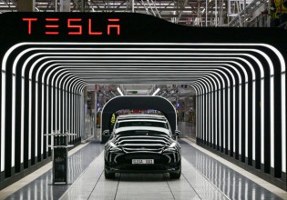 Tesla: Αύξηση της παραγωγής και των παραδόσεων οχημάτων το πρώτο τρίμηνο του 2022