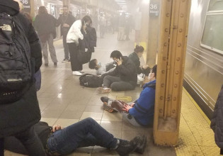 ΗΠΑ: Έναν 62χρονο αναζητούν οι Αρχές για τους πυροβολισμούς στο μετρό του Μπρούκλιν