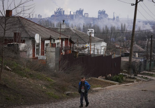 Πόλεμος στην Ουκρανία: Δραματική η κατάσταση στο Azovstal – Εγκλωβισμένοι εκατοντάδες άμαχοι