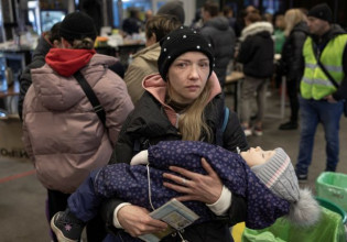 Πόλεμος στην Ουκρανία: Ούτε το Σάββατο έφτασε η ανθρωπιστική βοήθεια στη Μαριούπολη