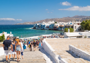 Airbnb: Απογειώνονται οι κρατήσεις για το καλοκαίρι – Πρωτιά της Ελλάδας μεταξύ 20 ευρωπαϊκών χωρών