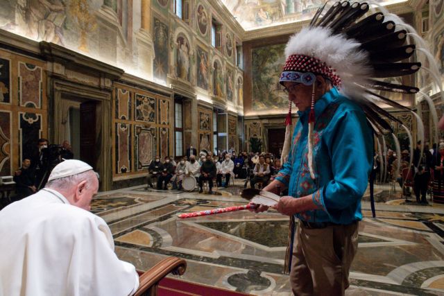 Βατικανό: Ο πάπας Φραγκίσκος ζήτησε συγγνώμη για την «πολιτιστική γενοκτονία» των αυτοχθόνων του Καναδά