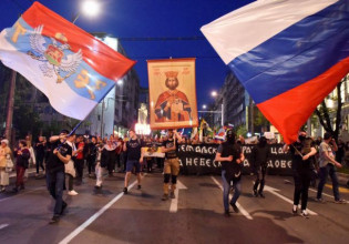 Σερβία: Χιλιάδες άνθρωποι διαδήλωσαν στο Βελιγράδι υπέρ της Ρωσίας και κατά του ΝΑΤΟ